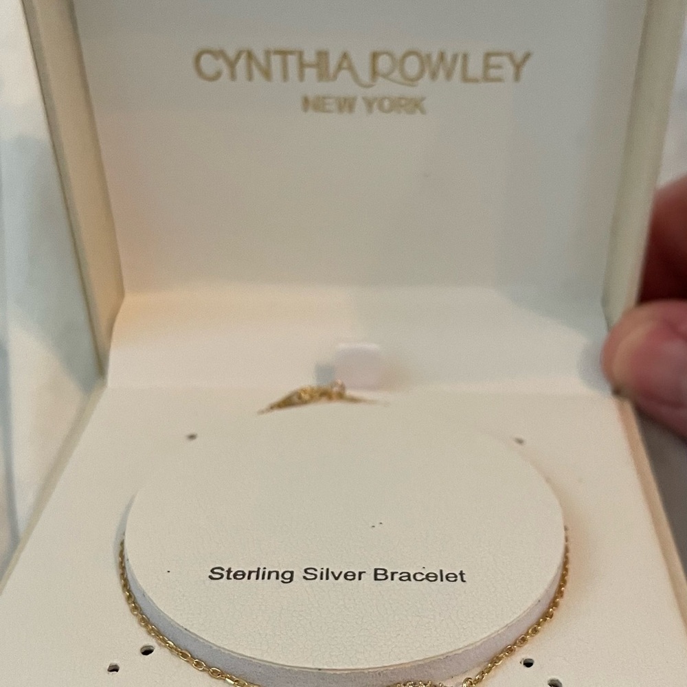 NWOT Never worn Cynthia Rowley Gold and Silver Our Lady of Guadalupe Bracelet - Picture 2 of 5